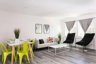 Central 3BR Apt Near Americana - 6