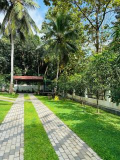 The Garden Grove Villa - 5