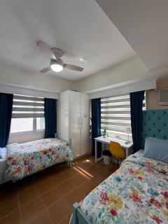 Serene Stay Woodlands 2BR - 4