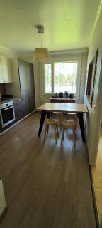 A terraced house by the river! - 3