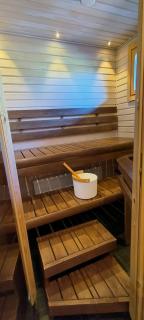 A terraced house by the river! - 2