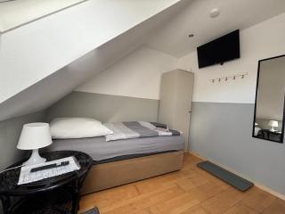 Zimmer-Bad-TV-Kühlschrank-14 - 8