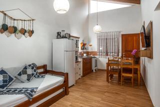 Chalé com Churrasqueira a 5min da Praia Estaleiro - 8