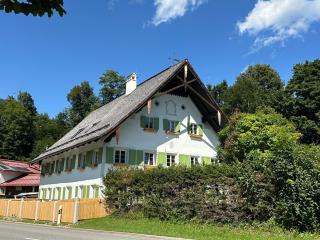 KURFÜRSTLICHES JÄGERHAUS - by "Schloss Gessenberg" - luxurious vacation home with mountain views, suitable for families and friends - 0