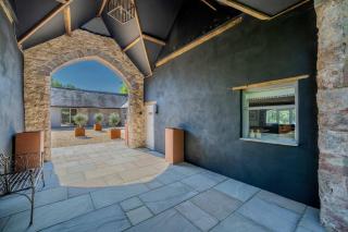 Goytre Hall Self Catering Guest Accommodation - 5