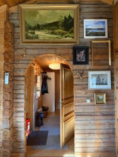 Mysig timmerstuga vid sjön Björken - 3