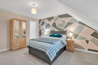 Stylish Townhouse -3 bed, work stay, Free Parking-Kingsway - 1