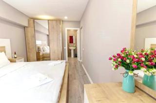 Superb Location-City Center Vibrant and Stylish 2Bedroon & 2Bathroom Apartment, Stunning View - 1