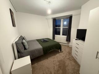 BRAND NEW 2 bed flat plus living room for 7 people near from Chelsea Stadium with welcome breakfast - 8