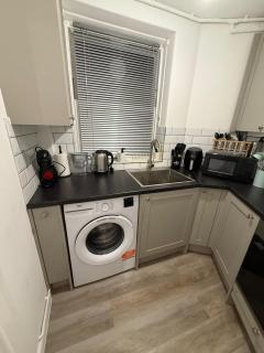 BRAND NEW 2 bed flat plus living room for 7 people near from Chelsea Stadium with welcome breakfast - 5