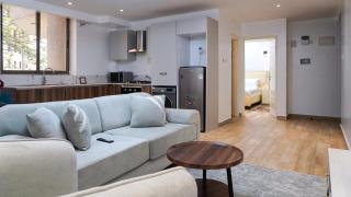 Stylish 1 -bedroom apartment in parklands with pool, and modern gym - 2