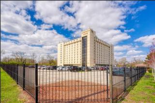 Right by OSU Stadium and Schottenstein Ctr - Walk to your game or concert, free guest parking - 6