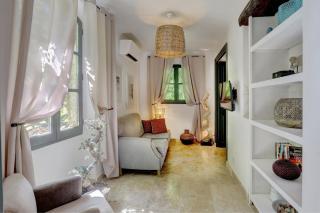 Suite luxueuse dans bel immeuble HP Les Oliviers 1 - 4