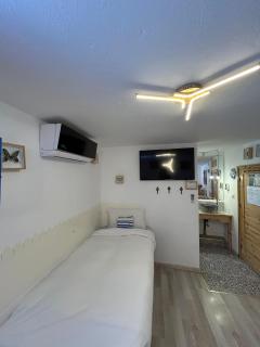 USHA Guest House - 4