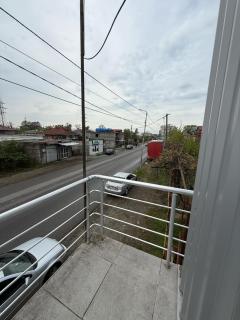 საოჯახო სასტუმრო - 4