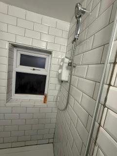 Spacious Stay in the Heart of the Town - 4