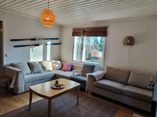 Villa Rollo - Spacious Home with Sauna near City Center - Rovaniemi - 5