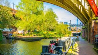 Rochdale Retreat - Cozy Apartment Stay - 1