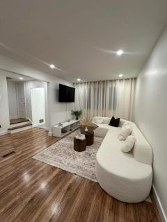 Luxury Sweet Home - 0