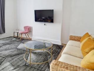 Evo Yellow 2 bedroom Apartment Gravesend - Gravesend - 1