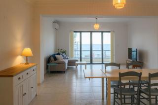 Seafront 4-Bedroom Apartment - 7