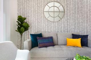 Enjoy Stylish 4BR Townhouse Sleeps 8 with Wi-Fi - 8