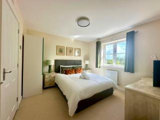 Charming 3 bedroomed House in Bicester sleeps 6 - 2