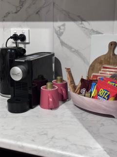 Aurora Self Contained Studio - 7