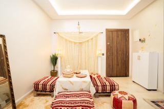 Comfort Luxe 2BR Pool & Balcony - 6