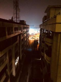 Stylish 1-Bed Apartment in F-11 Markaz - 3