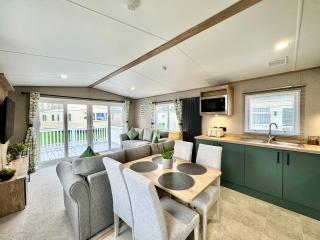 The Retreat - An Luxurious Caravan in Towyn, Wales - 4