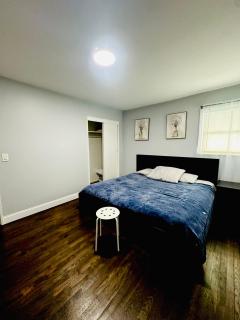 Spacious 4Bdrs house with parking - 3