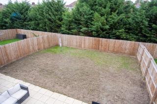 The Pines Villa 1 , Brand New 3BR , Home Cinema, Games & EV , Parking for 4 , Sleeps 10 - 7