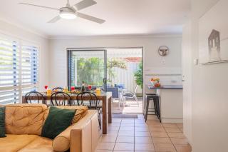 1-94 Rocky Point Rd - Duplex with Aircon, Wifi and Short Walk To The Sports Club - 2