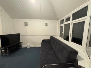 Redhill Gatwick Serviced Accommodation - 1