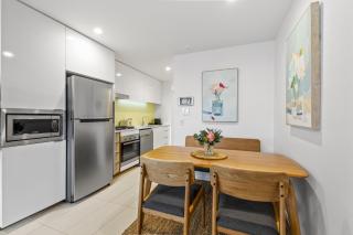 Stellar Location With Parking Pool & Gym Access - 8