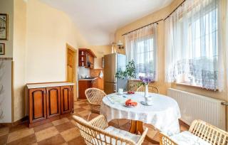 1 Bedroom Stunning Apartment In Golubie - 8