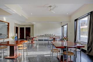Townhouse Merriment Near ISKCON Temple Noida - 3