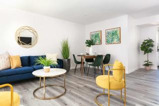 Luxury 2BR Apartment Great Area with Parking - 0