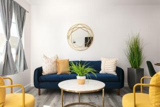 Luxury 2BR Apartment Great Area with Parking - 9