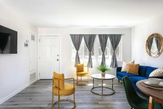 Luxury 2BR Apartment Great Area with Parking - 7