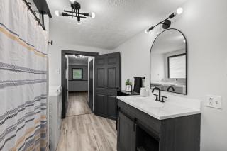 Stylish 3BR 2BA Getaway for 8 - 2