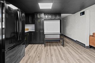 Stylish 3BR 2BA Getaway for 8 - 6