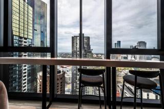 Skyline Views - Free Parking - Pool, Gym & Sauna - 8