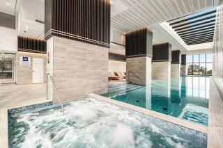 Skyline Views - Free Parking - Pool, Gym & Sauna - 7