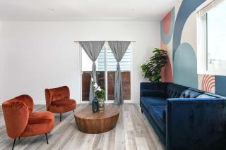 Central 4BR Townhome Modern Perks - Los Angeles - 5