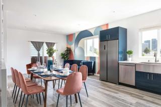 Central 4BR Townhome Modern Perks - Los Angeles - 2