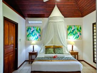 Poppy's on the Lagoon - 0