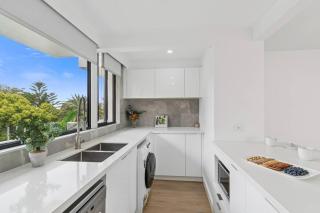 Blue Mile Escape - Walk to Wollongong Beach and Shops - 8