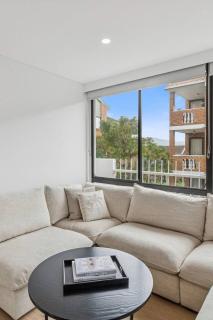 Blue Mile Escape - Walk to Wollongong Beach and Shops - 4